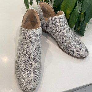 Kenneth Cole Reaction Snakeskin Booties